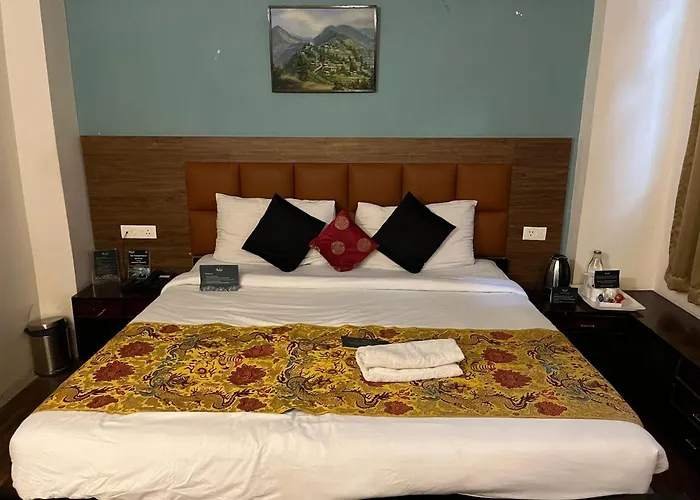 Hotel Aditya Grand Near Cantt