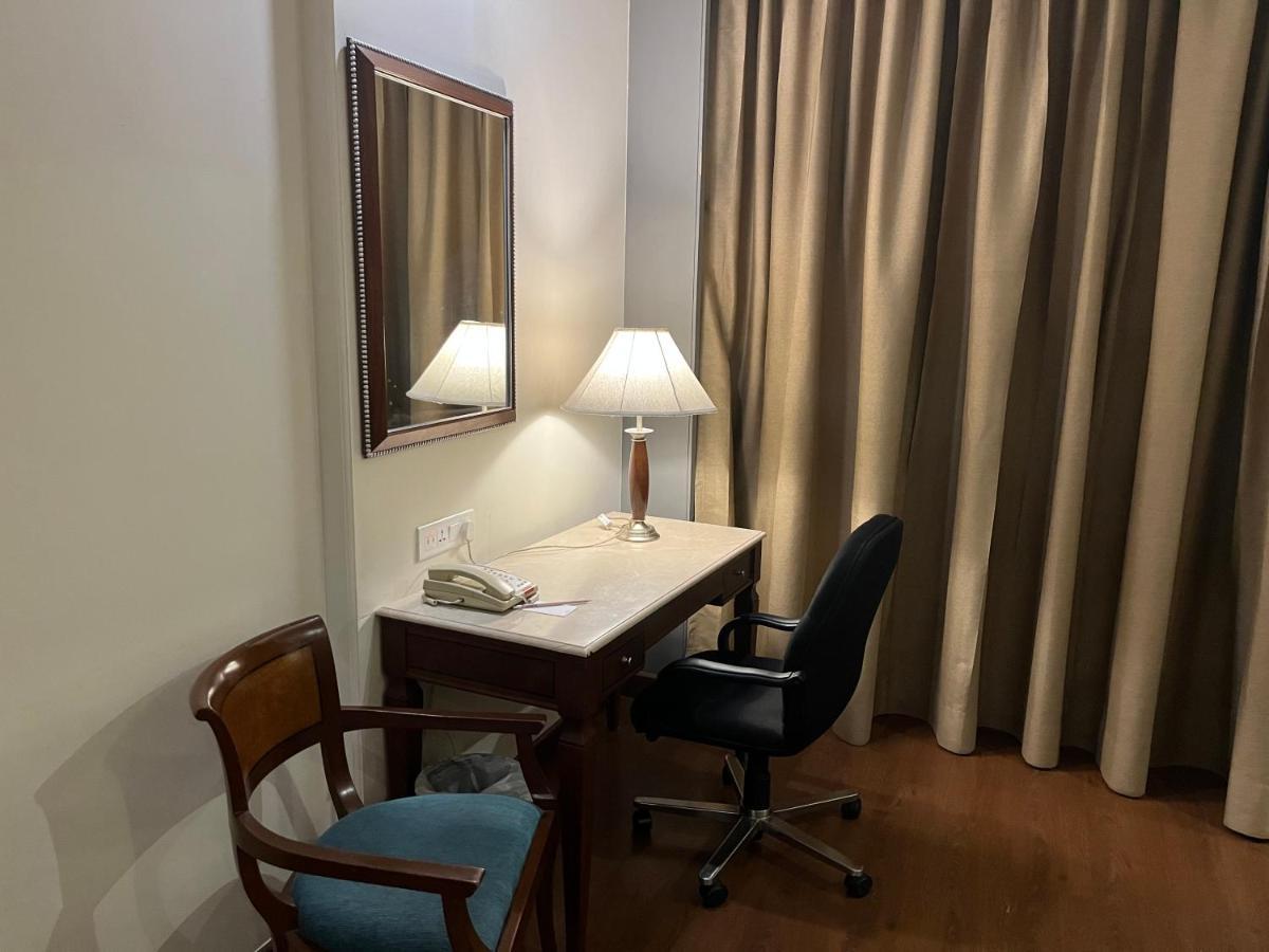 Aditya Grand Near Cantt Hotel 3*